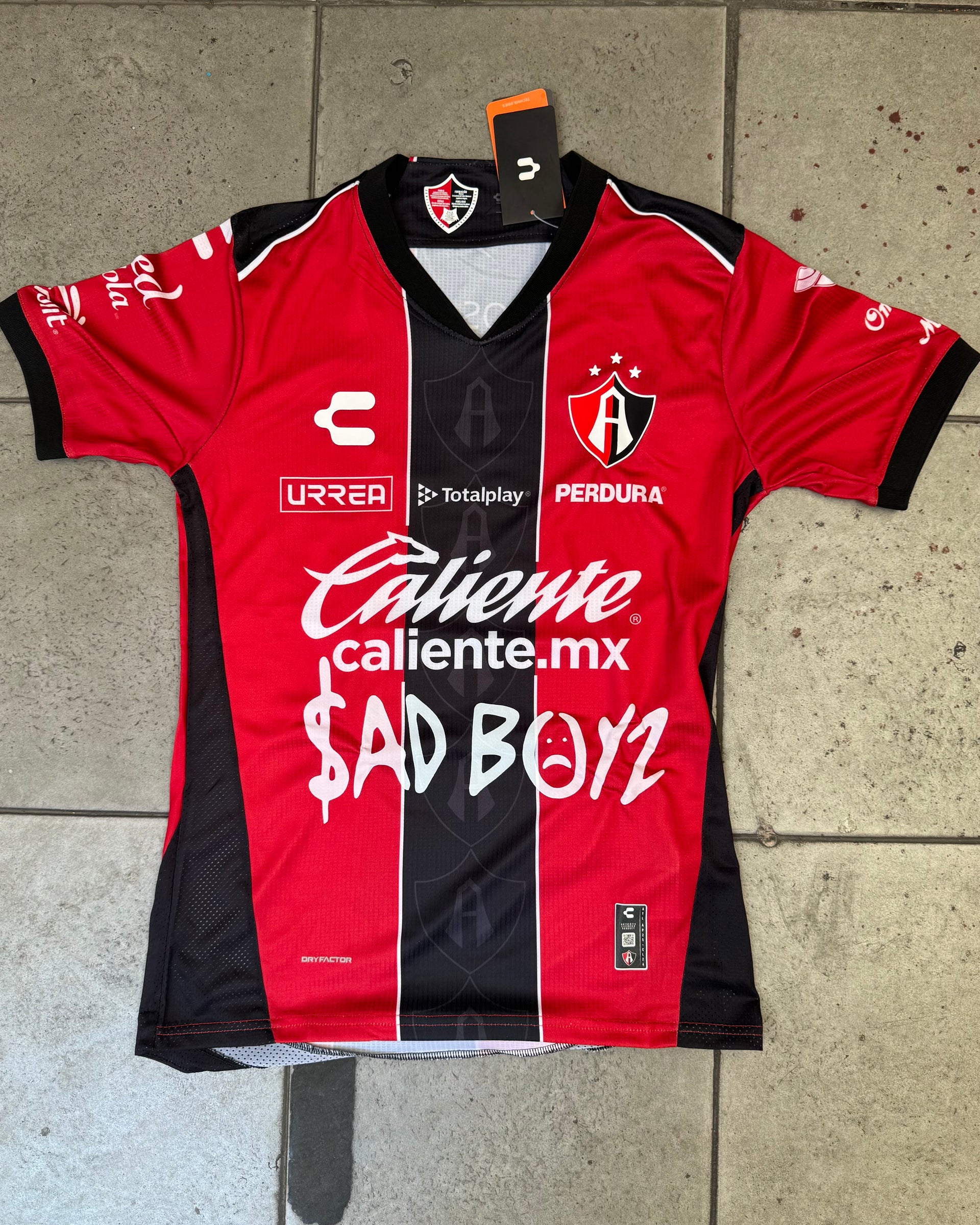 Junior H x Atlas 🦊