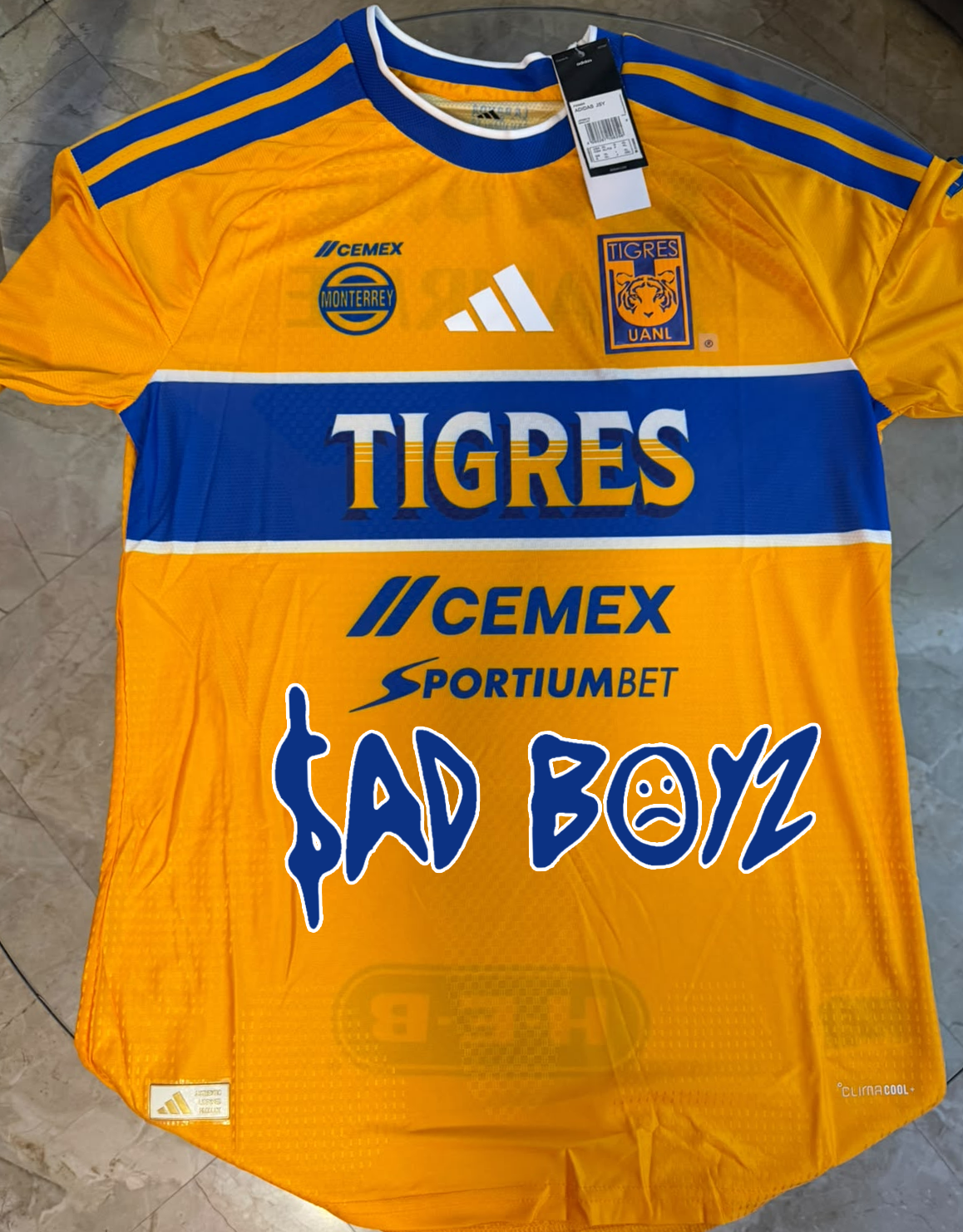 Junior H x Tigres